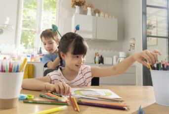 Comment développer la créativité de son enfant ?