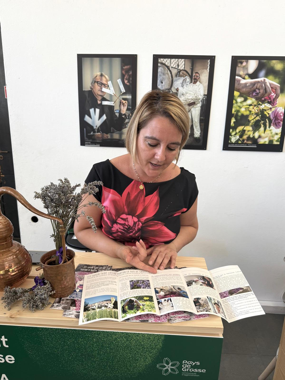 Esmeralda Cicchetti en pays de Grasse Esmeralda Cicchetti en pays de Grasse